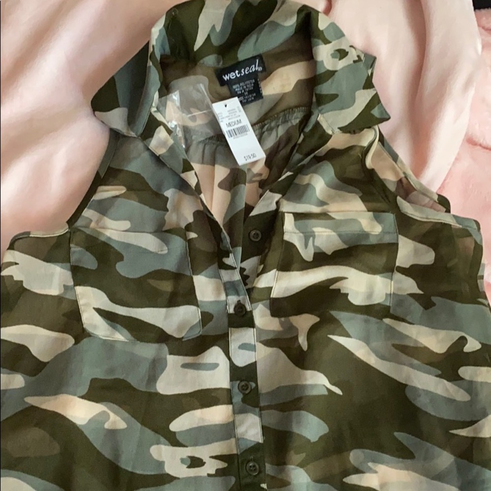 Wet Seal M army chiffon sleeveless top